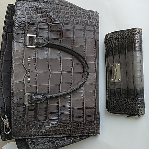 Michael Kors Large Selma Croc Embossed Satchel with wall… - Picture 1 of 16
